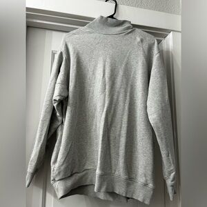 Arie size S grey sweater